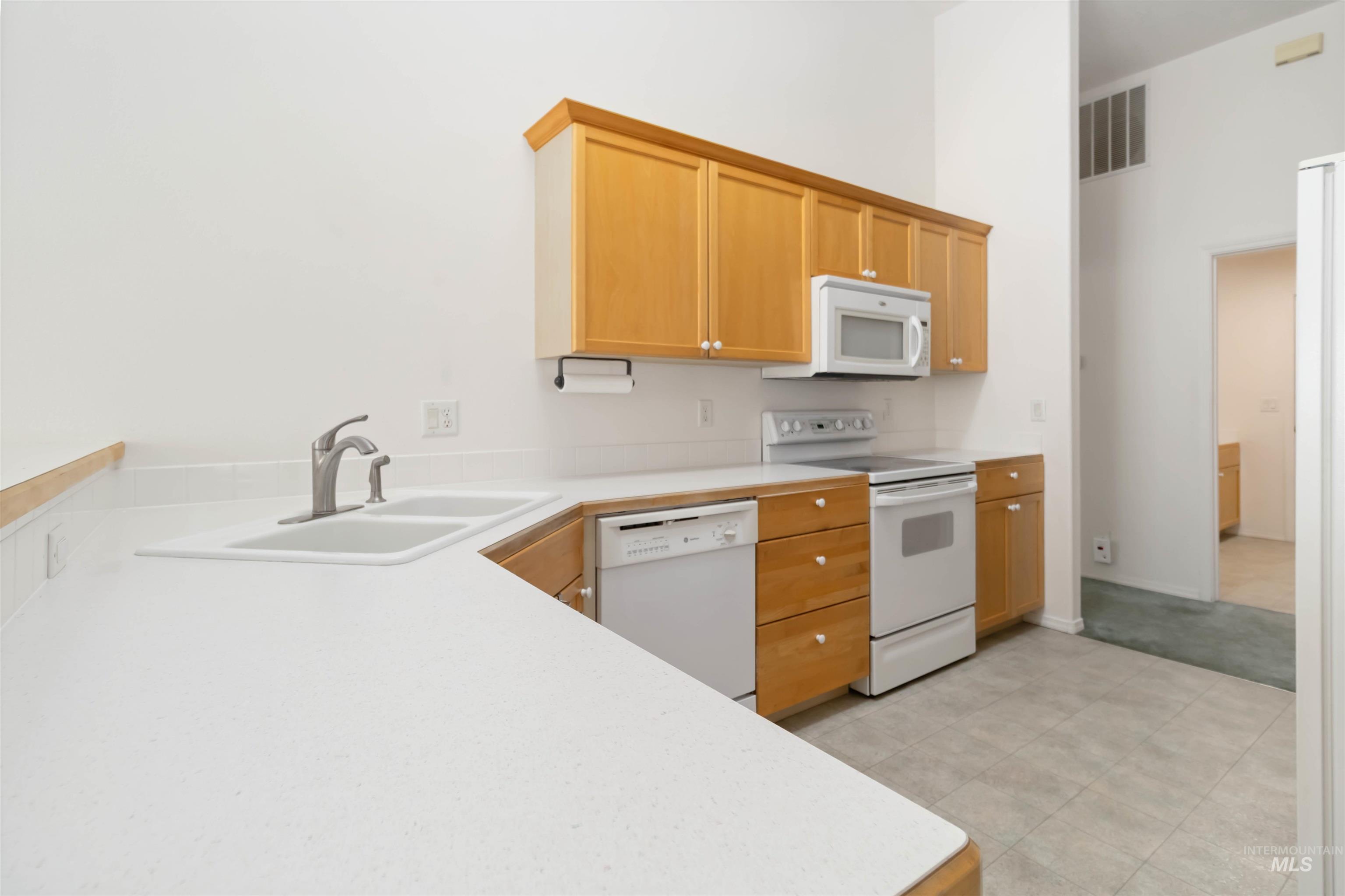 636 N Sterling St, Nampa, Idaho 83651, 3 Bedrooms, 2 Bathrooms, Residential For Sale, Price $294,900, 98966177