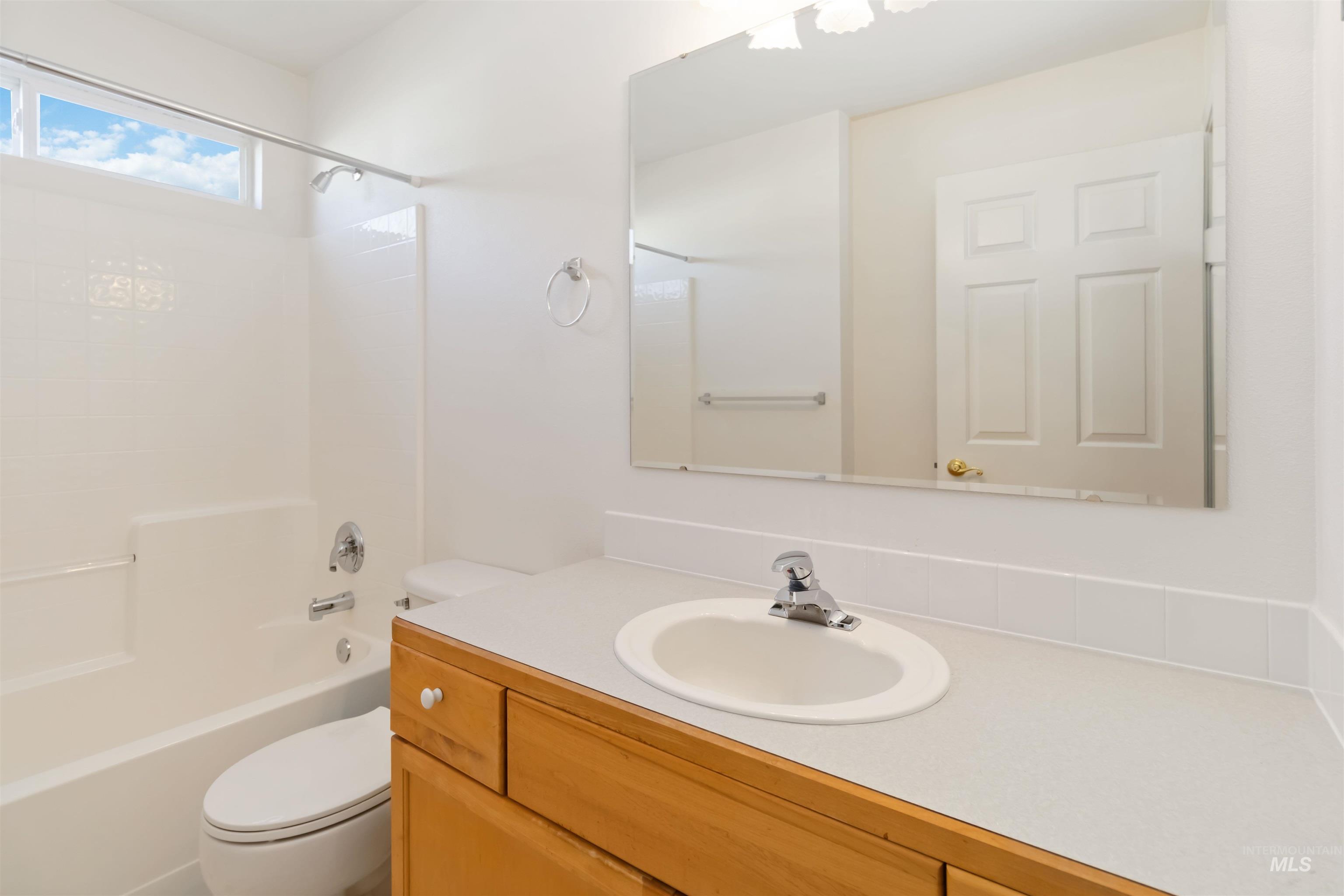 636 N Sterling St, Nampa, Idaho 83651, 3 Bedrooms, 2 Bathrooms, Residential For Sale, Price $294,900, 98966177