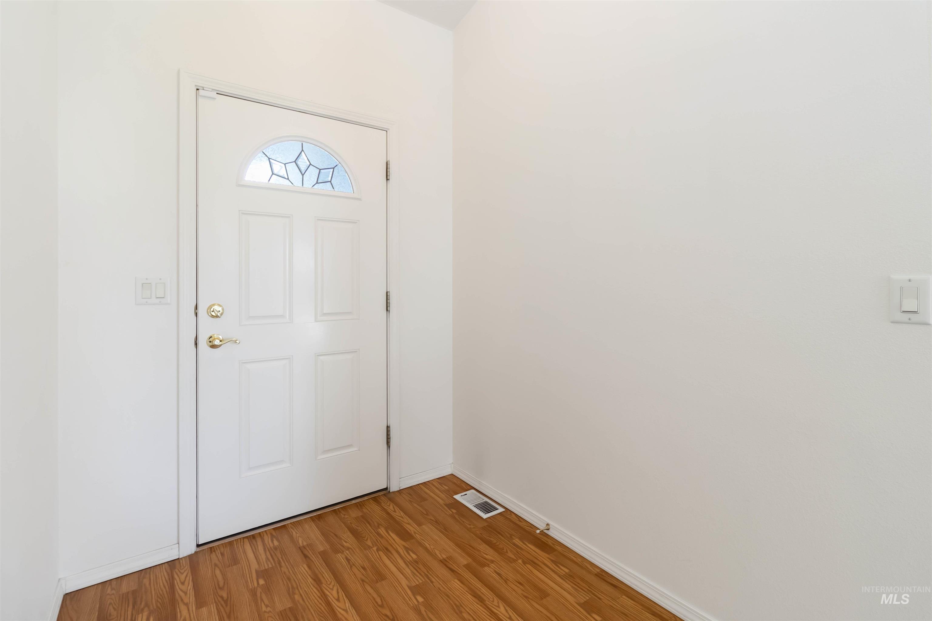 636 N Sterling St, Nampa, Idaho 83651, 3 Bedrooms, 2 Bathrooms, Residential For Sale, Price $294,900, 98966177