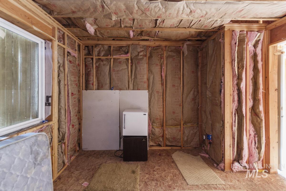 301 W Mill Street, Cascade, Idaho 83611, 2 Bedrooms, 1 Bathroom, Residential For Sale, Price $249,900, 98966179