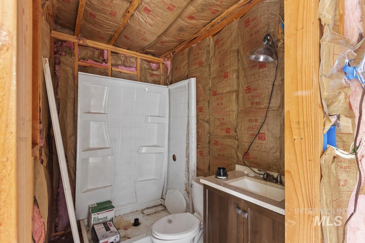 301 W Mill Street, Cascade, Idaho 83611, 2 Bedrooms, 1 Bathroom, Residential For Sale, Price $249,900, 98966179