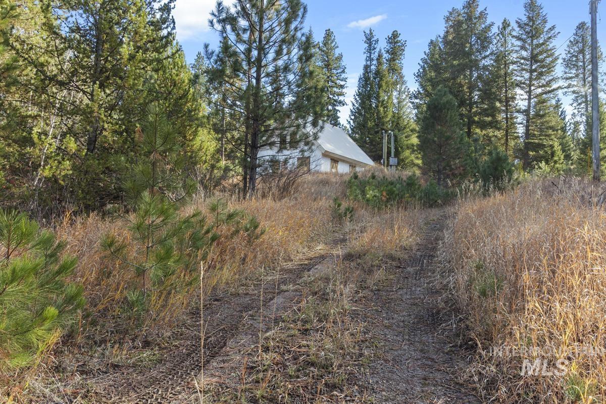 301 W Mill Street, Cascade, Idaho 83611, 2 Bedrooms, 1 Bathroom, Residential For Sale, Price $249,900, 98966179