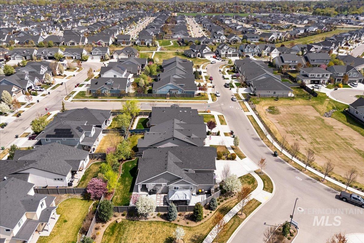 3300 E Levin Dr, Meridian, Idaho 83642, 3 Bedrooms, 3 Bathrooms, Residential For Sale, Price $685,000, 98966187