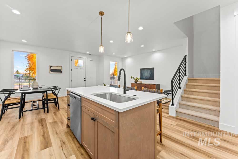 373 E Lombard Ln, Eagle, Idaho 83616, 3 Bedrooms, 2.5 Bathrooms, Residential For Sale, Price $570,000, 98966188