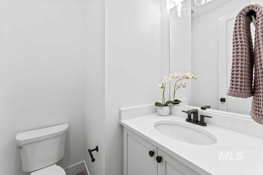 373 E Lombard Ln, Eagle, Idaho 83616, 3 Bedrooms, 2.5 Bathrooms, Residential For Sale, Price $570,000, 98966188