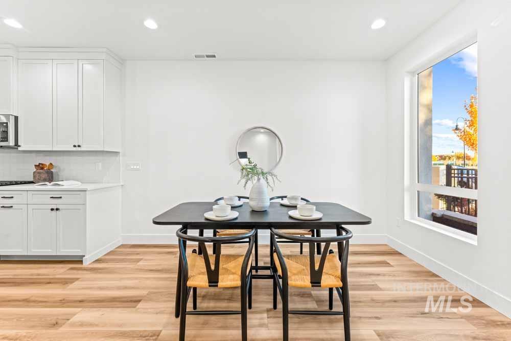 373 E Lombard Ln, Eagle, Idaho 83616, 3 Bedrooms, 2.5 Bathrooms, Residential For Sale, Price $570,000, 98966188