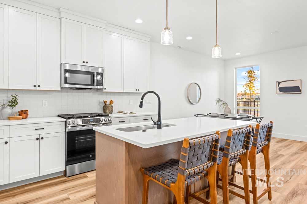 373 E Lombard Ln, Eagle, Idaho 83616, 3 Bedrooms, 2.5 Bathrooms, Residential For Sale, Price $570,000, 98966188