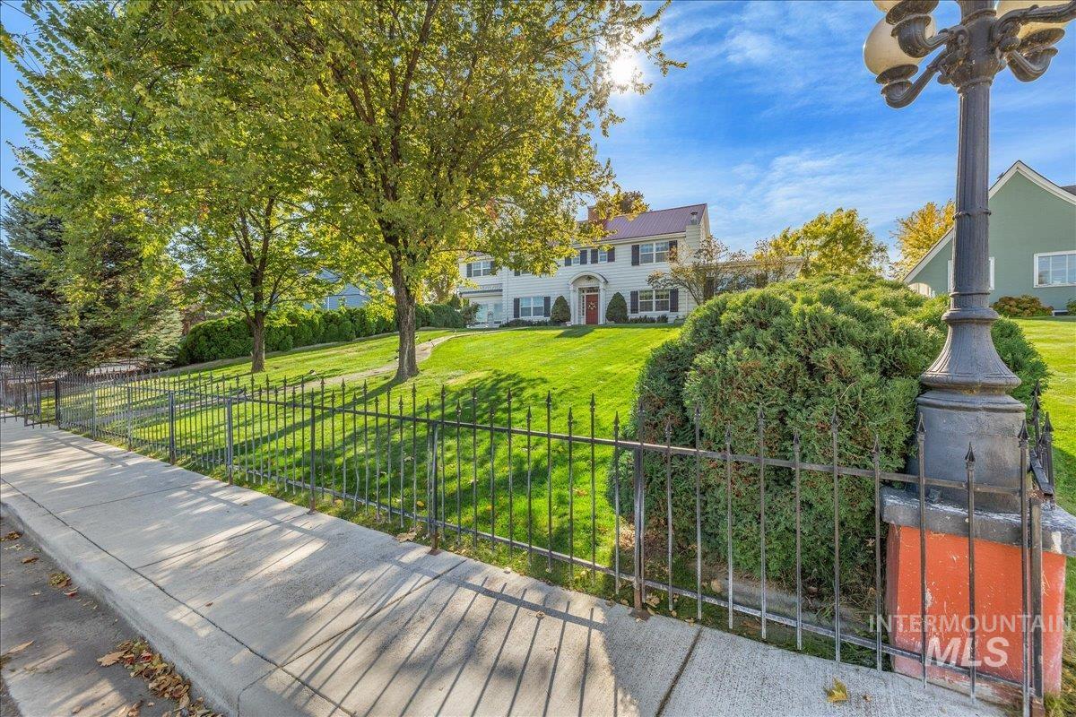 View of home's community