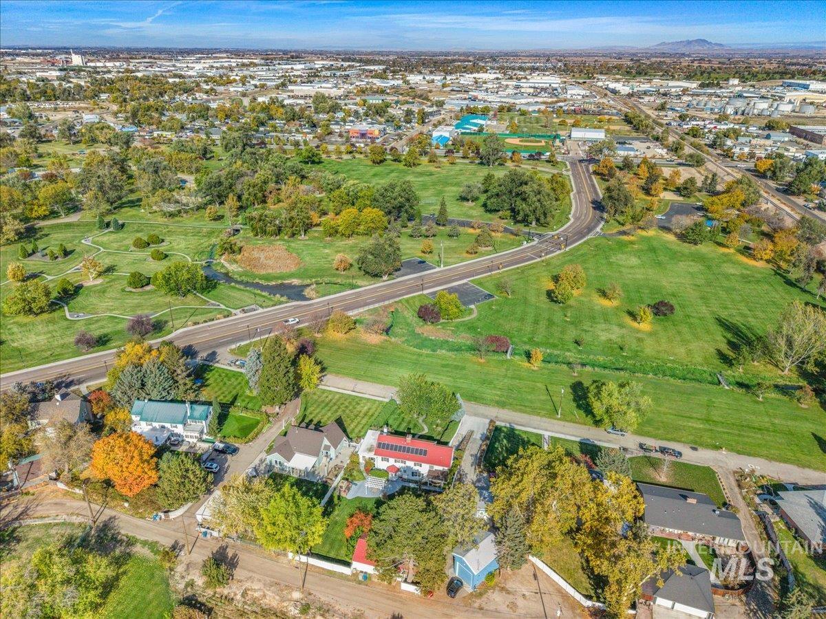 Aerial view of property and surrounding area