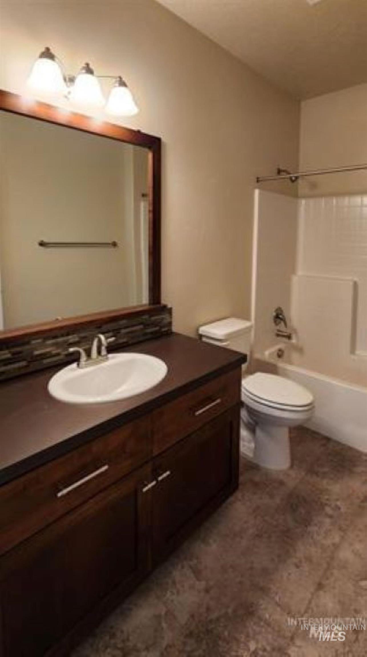 2509 E Hidden Creek, Nampa, Idaho 83687, 3 Bedrooms, 2 Bathrooms, Residential For Sale, Price $399,900, 98966193