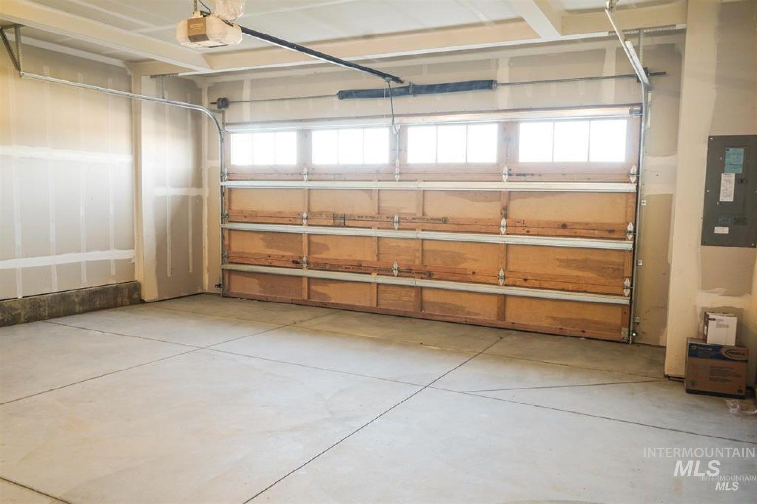 2509 E Hidden Creek, Nampa, Idaho 83687, 3 Bedrooms, 2 Bathrooms, Residential For Sale, Price $399,900, 98966193