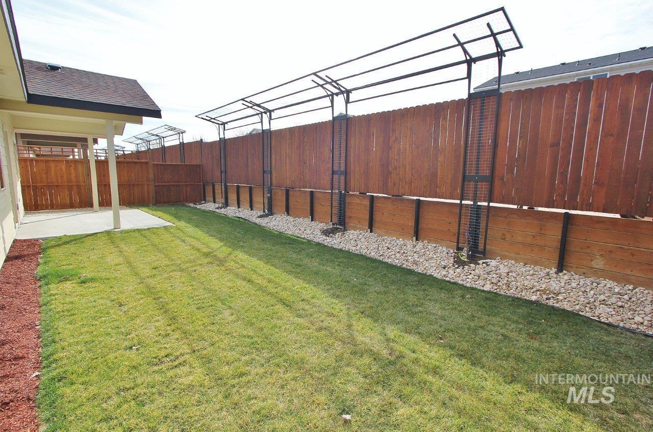 2509 E Hidden Creek, Nampa, Idaho 83687, 3 Bedrooms, 2 Bathrooms, Residential For Sale, Price $399,900, 98966193