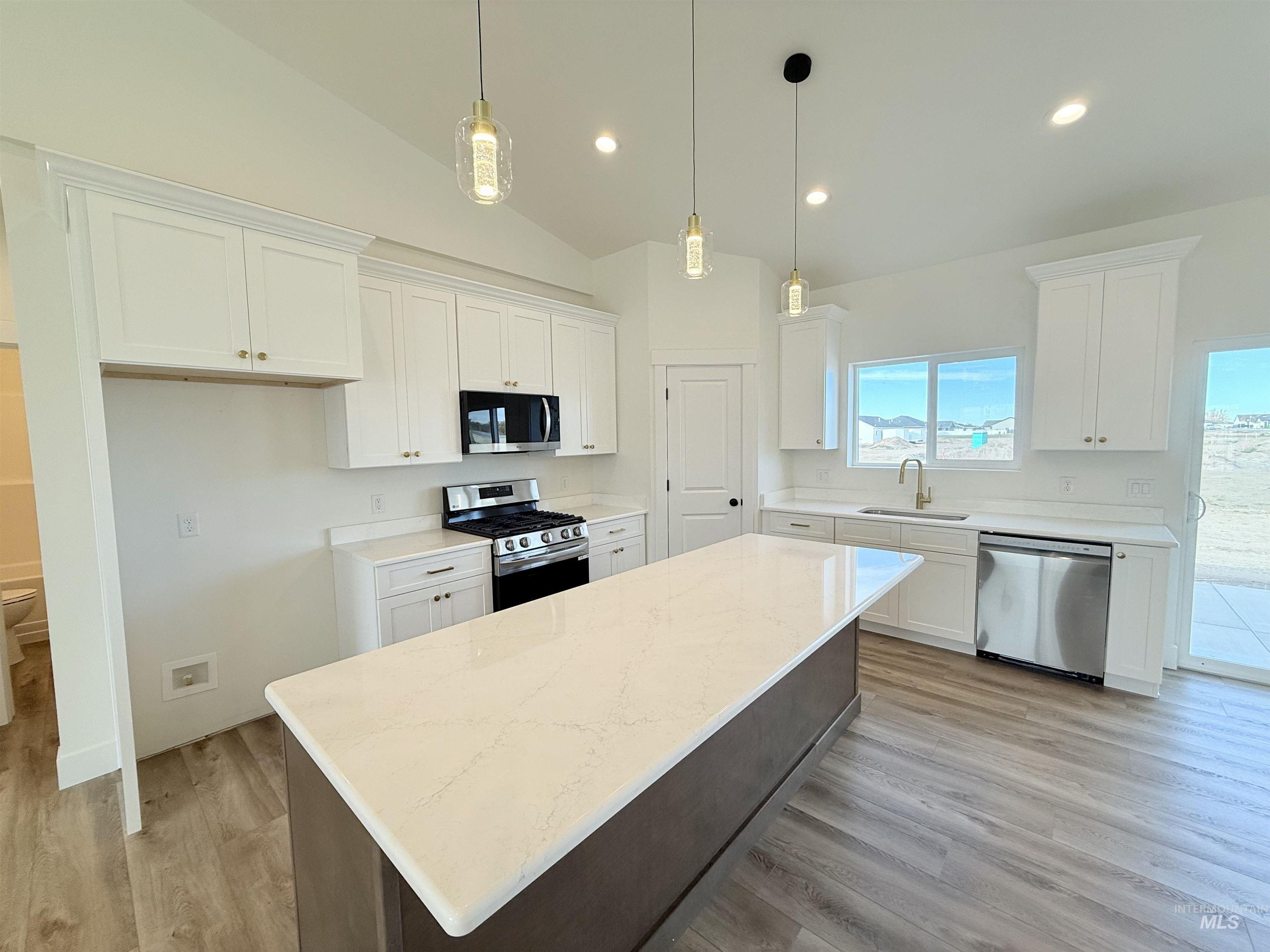 1412 Cardon Ct, Rupert, Idaho 83350, 4 Bedrooms, 2 Bathrooms, Residential For Sale, Price $397,000, 98966196