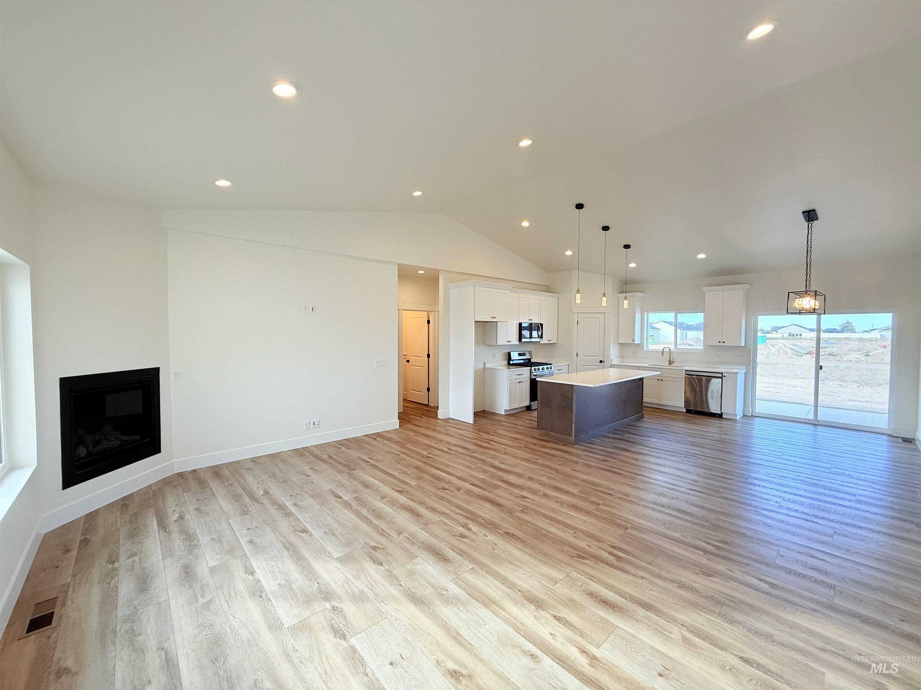 1412 Cardon Ct, Rupert, Idaho 83350, 4 Bedrooms, 2 Bathrooms, Residential For Sale, Price $397,000, 98966196