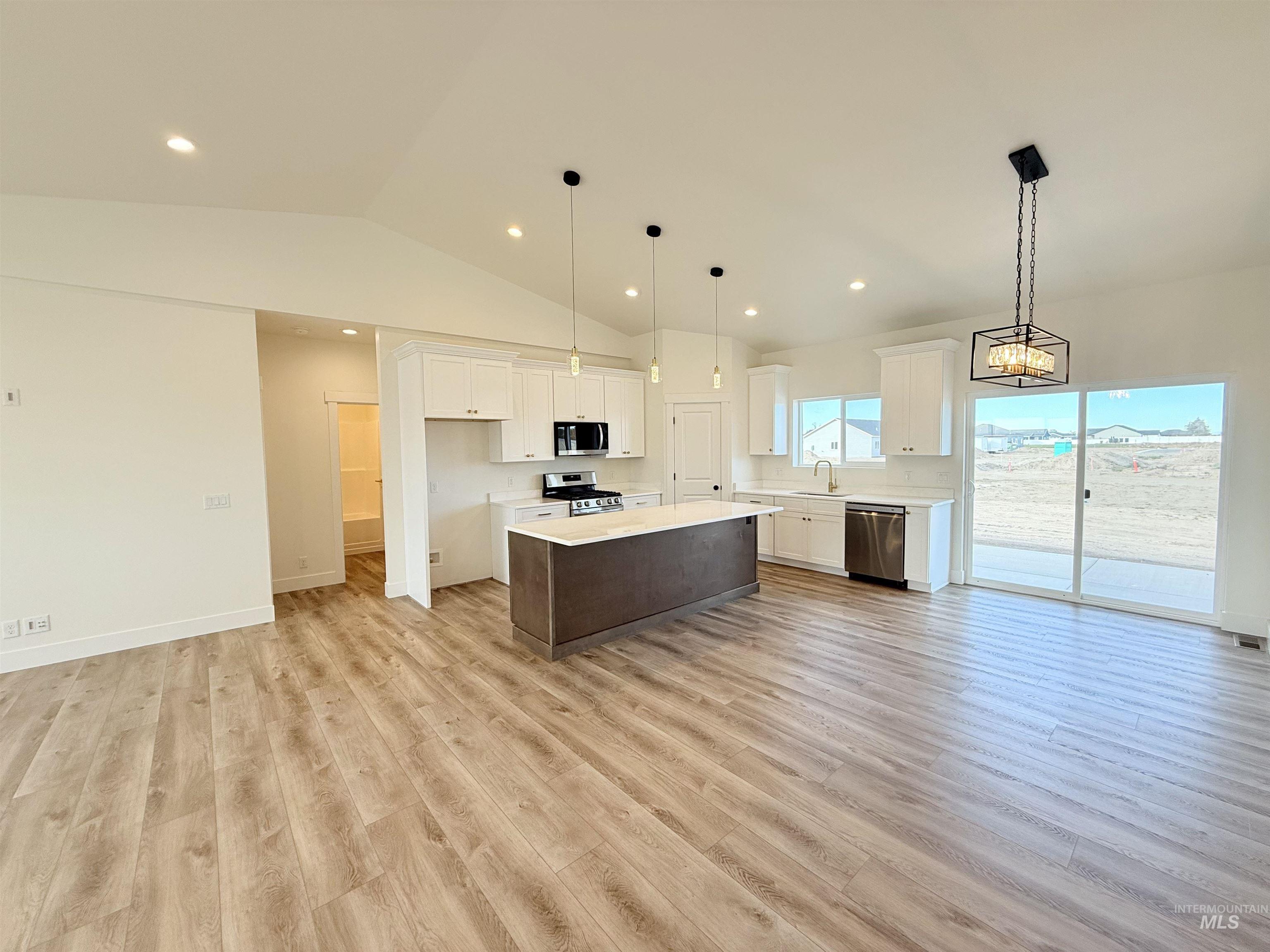 1412 Cardon Ct, Rupert, Idaho 83350, 4 Bedrooms, 2 Bathrooms, Residential For Sale, Price $397,000, 98966196