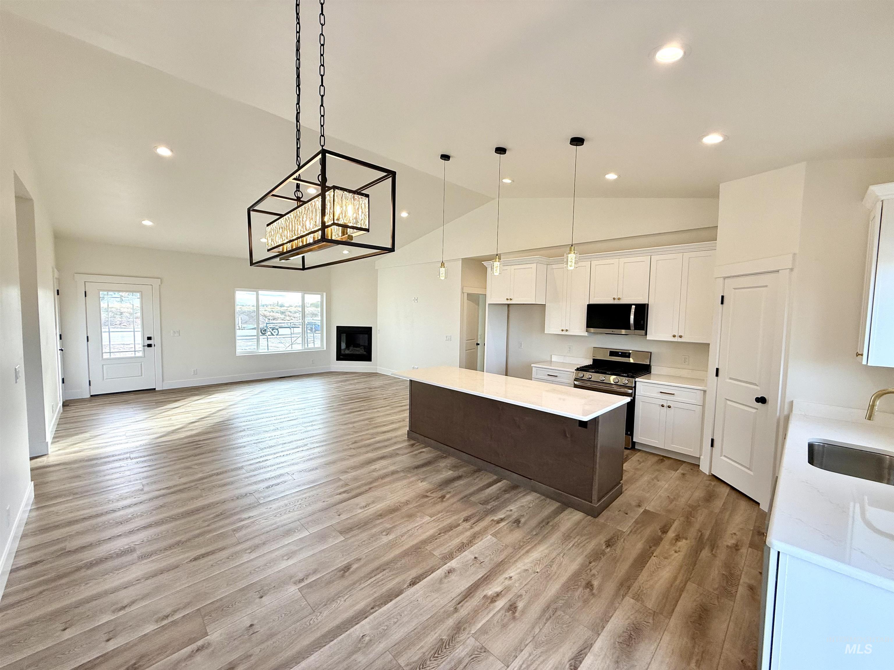 1412 Cardon Ct, Rupert, Idaho 83350, 4 Bedrooms, 2 Bathrooms, Residential For Sale, Price $397,000, 98966196