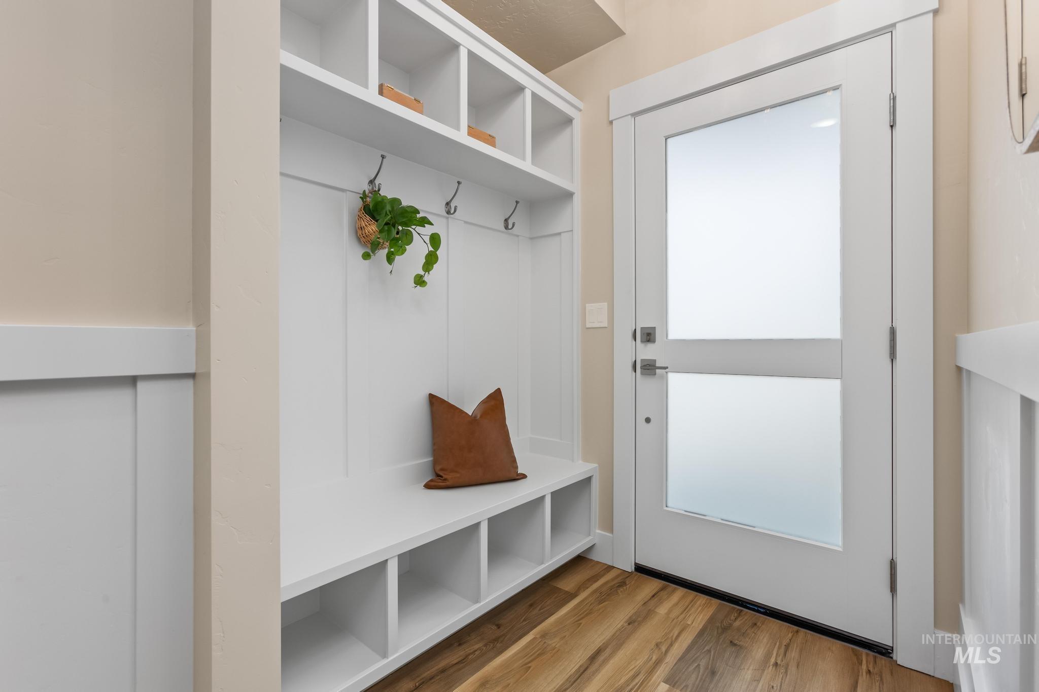 1737 E Grayson, Meridian, Idaho 83642, 3 Bedrooms, 2 Bathrooms, Residential For Sale, Price $508,900, 98966231