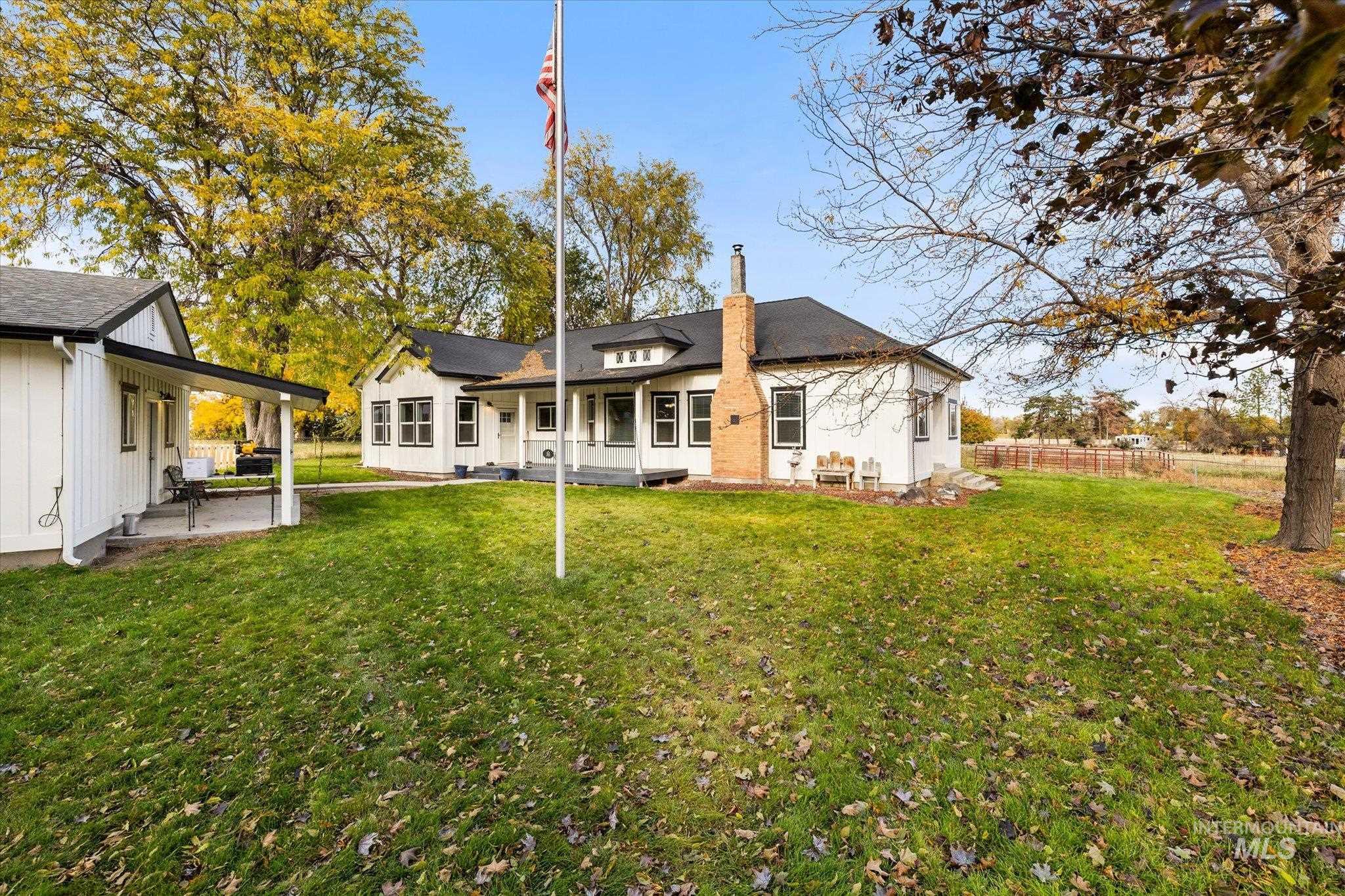 8626 Track Rd, Nampa, Idaho 83686, 4 Bedrooms, 2 Bathrooms, Residential For Sale, Price $820,000, 98966234