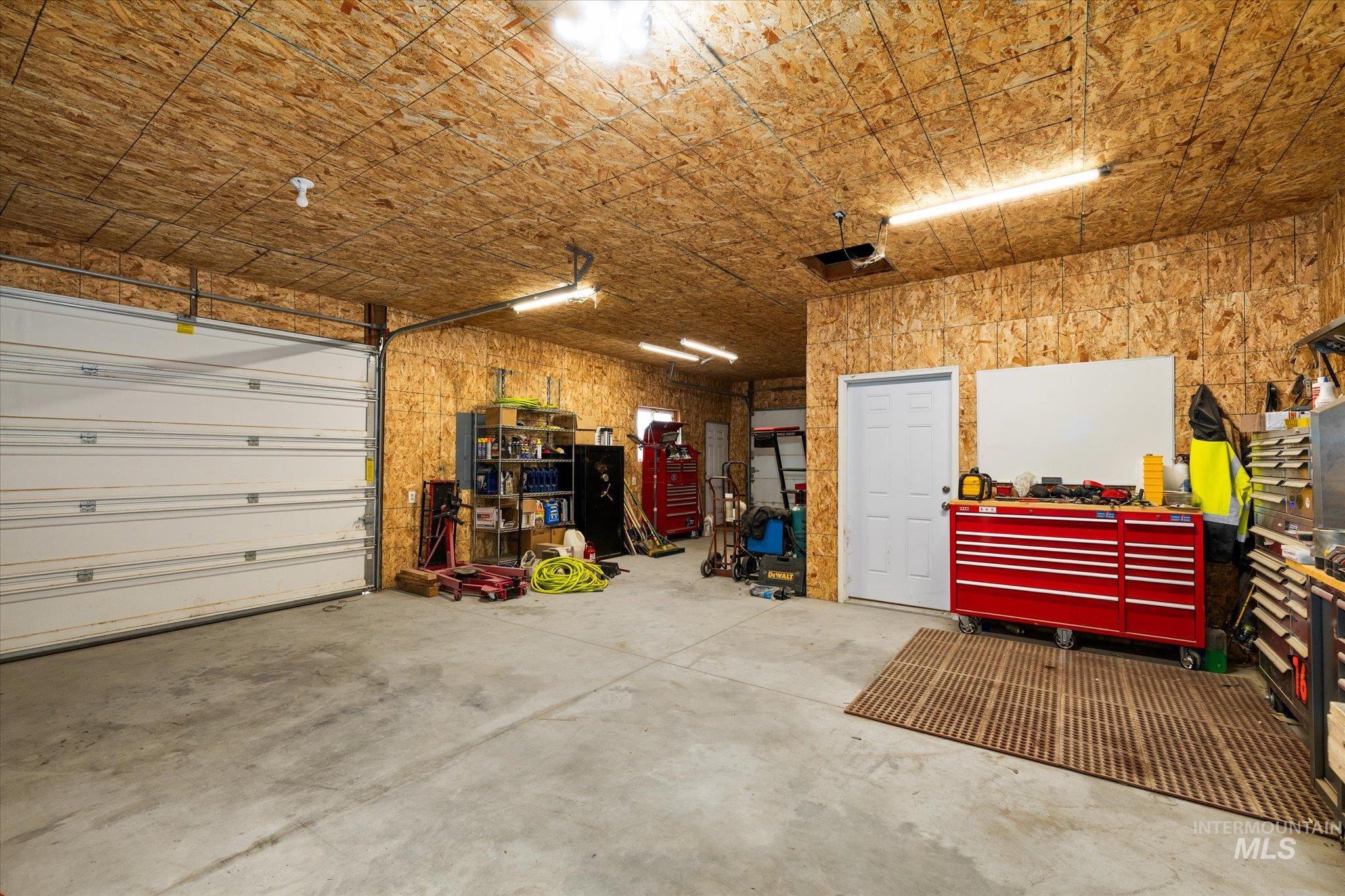 8626 Track Rd, Nampa, Idaho 83686, 4 Bedrooms, 2 Bathrooms, Residential For Sale, Price $815,000, 98966234