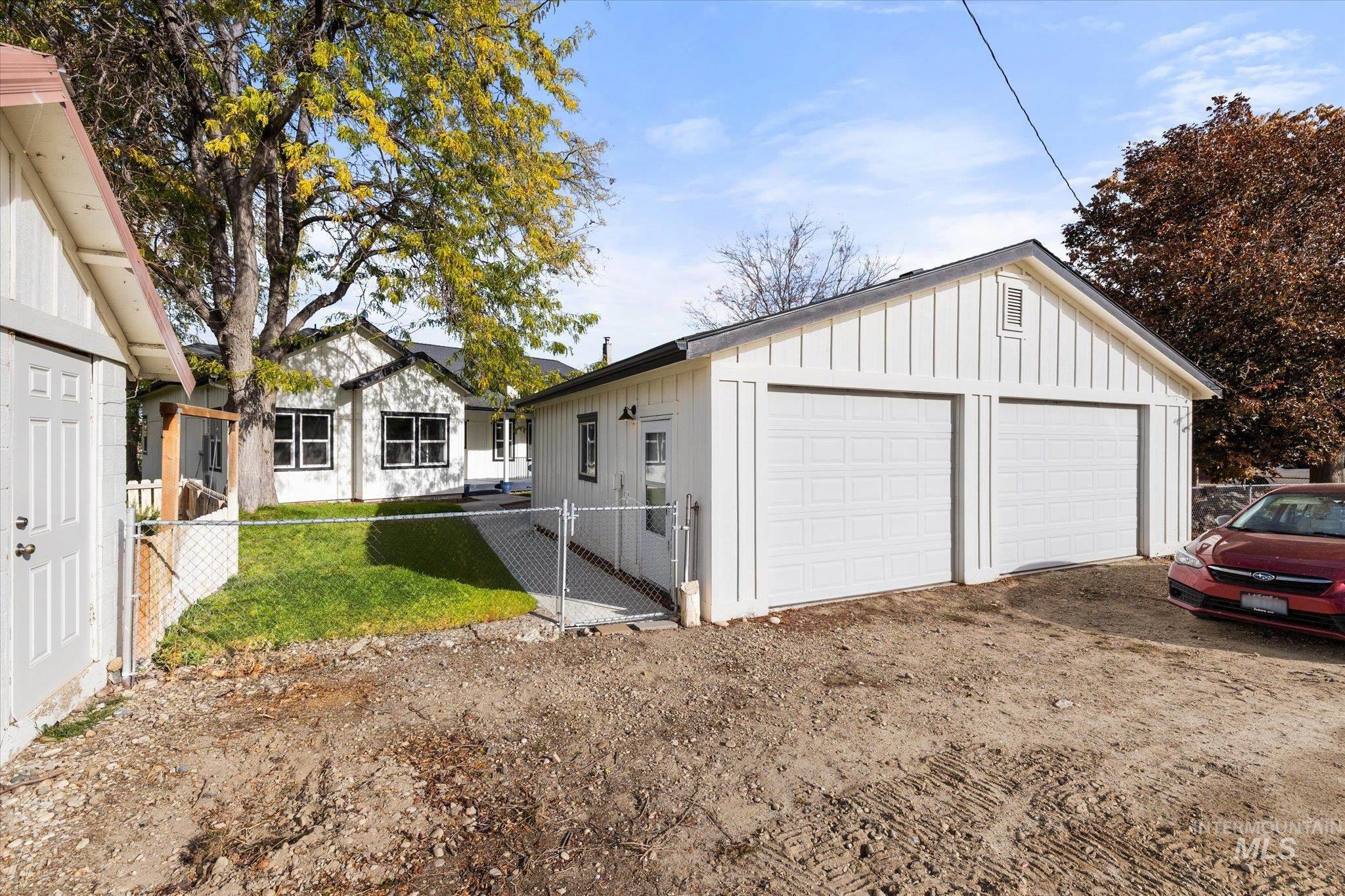 8626 Track Rd, Nampa, Idaho 83686, 4 Bedrooms, 2 Bathrooms, Residential For Sale, Price $810,000, 98966234