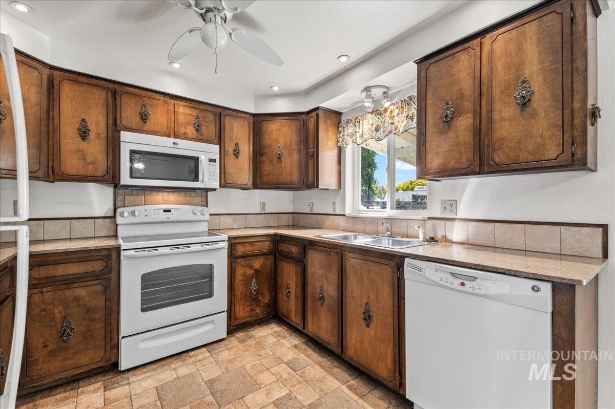 1209 W Hudson, Nampa, Idaho 83651, 3 Bedrooms, 2 Bathrooms, Residential For Sale, Price $350,000, 98966235