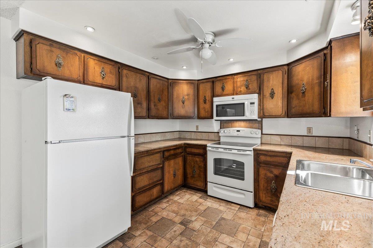 1209 W Hudson, Nampa, Idaho 83651, 3 Bedrooms, 2 Bathrooms, Residential For Sale, Price $350,000, 98966235