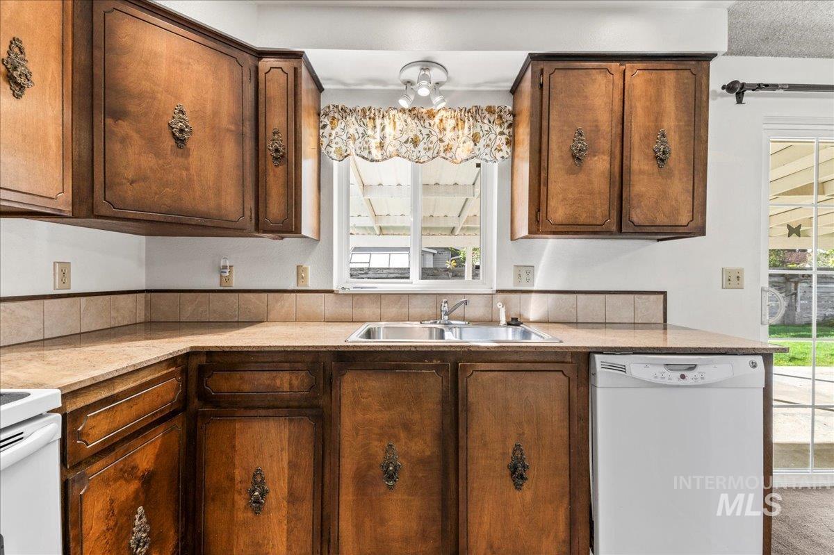 1209 W Hudson, Nampa, Idaho 83651, 3 Bedrooms, 2 Bathrooms, Residential For Sale, Price $350,000, 98966235