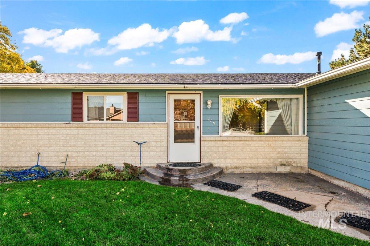 1209 W Hudson, Nampa, Idaho 83651, 3 Bedrooms, 2 Bathrooms, Residential For Sale, Price $350,000, 98966235