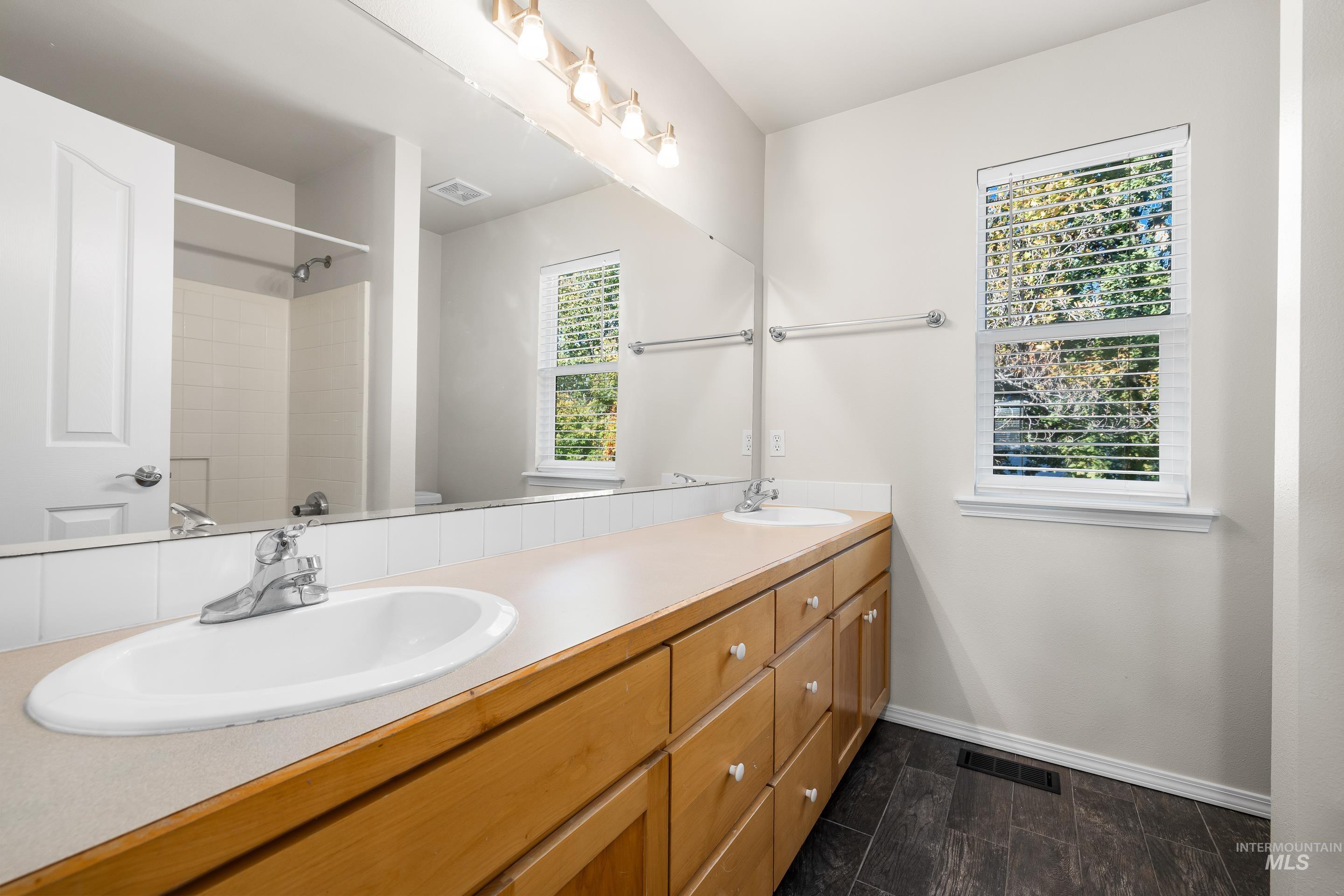 13972 W Chatsworth, Boise, Idaho 83713, 5 Bedrooms, 3.5 Bathrooms, Residential For Sale, Price $685,000, 98966237