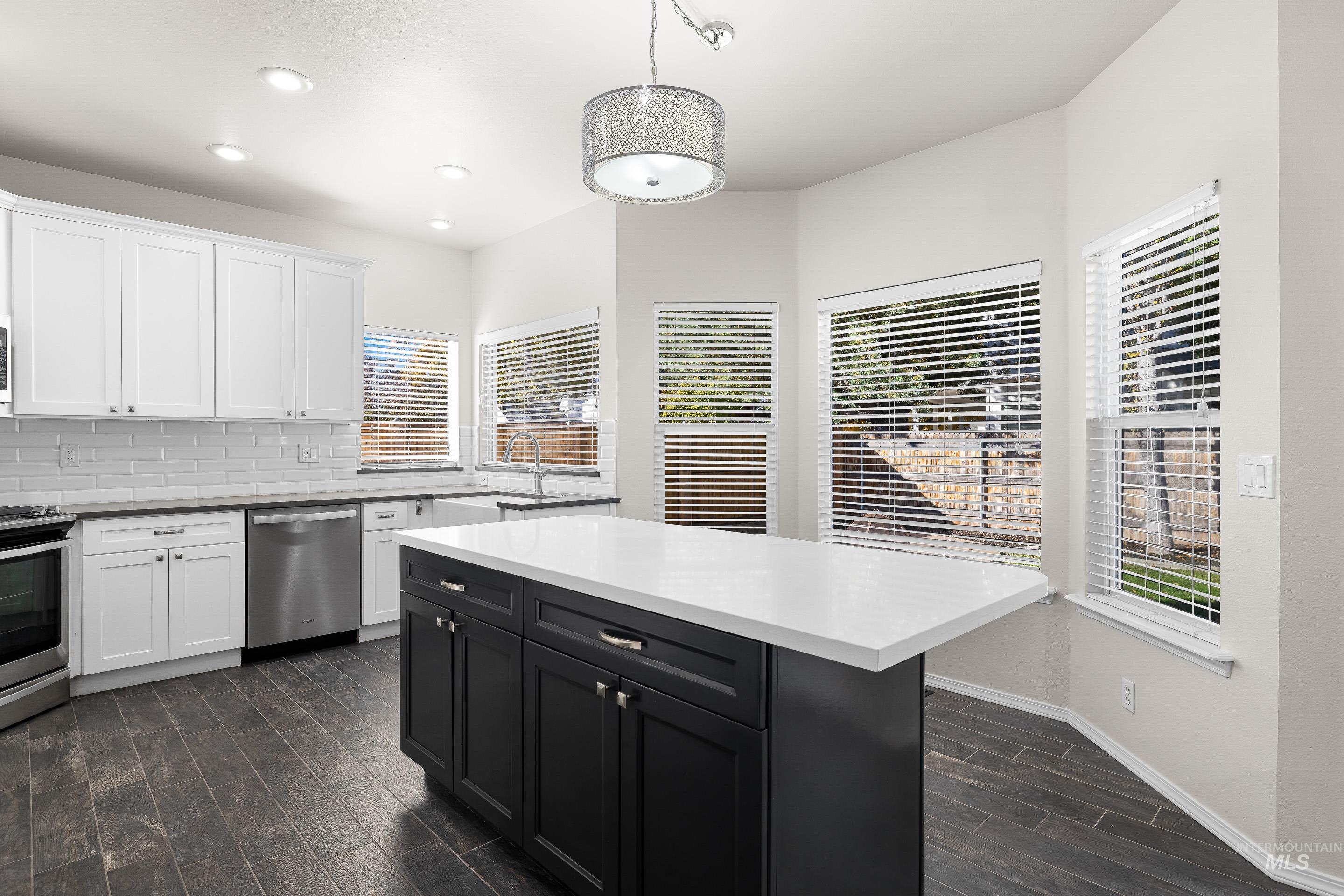 13972 W Chatsworth, Boise, Idaho 83713, 5 Bedrooms, 3.5 Bathrooms, Residential For Sale, Price $685,000, 98966237