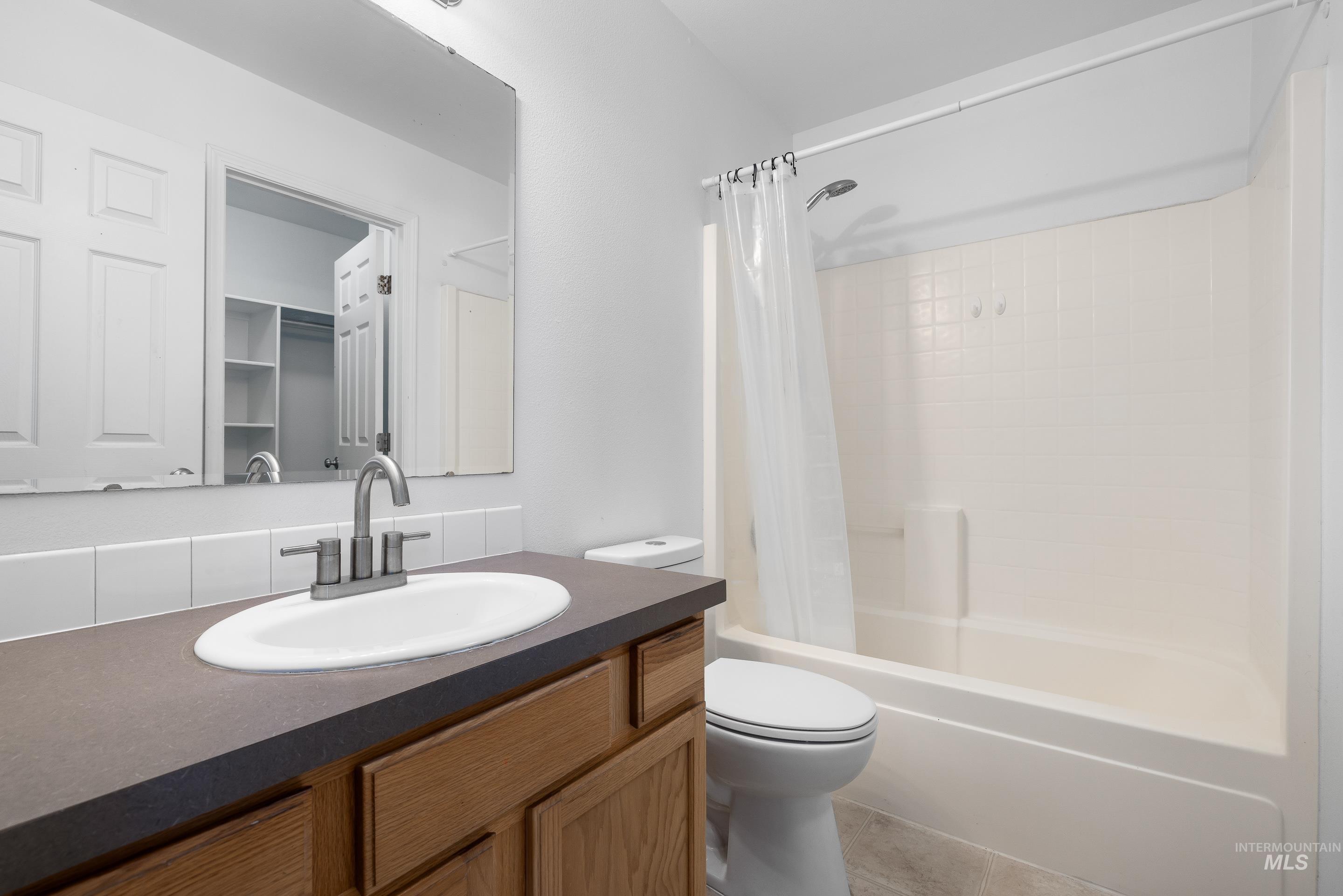 7312 E Wiltshire Lane, Nampa, Idaho 83687, 4 Bedrooms, 2.5 Bathrooms, Residential For Sale, Price $389,000, 98966249