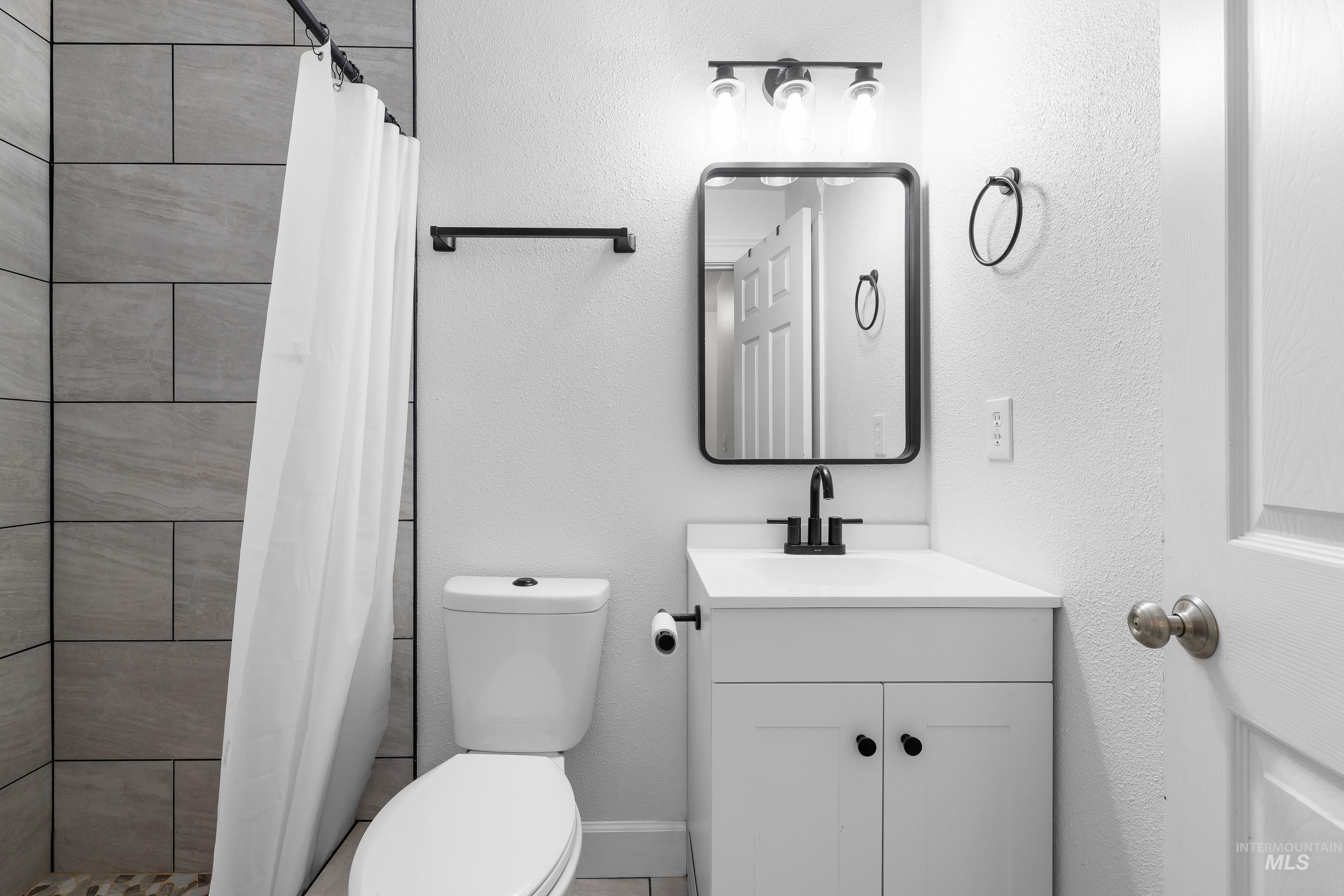 7312 E Wiltshire Lane, Nampa, Idaho 83687, 4 Bedrooms, 2.5 Bathrooms, Residential For Sale, Price $389,000, 98966249