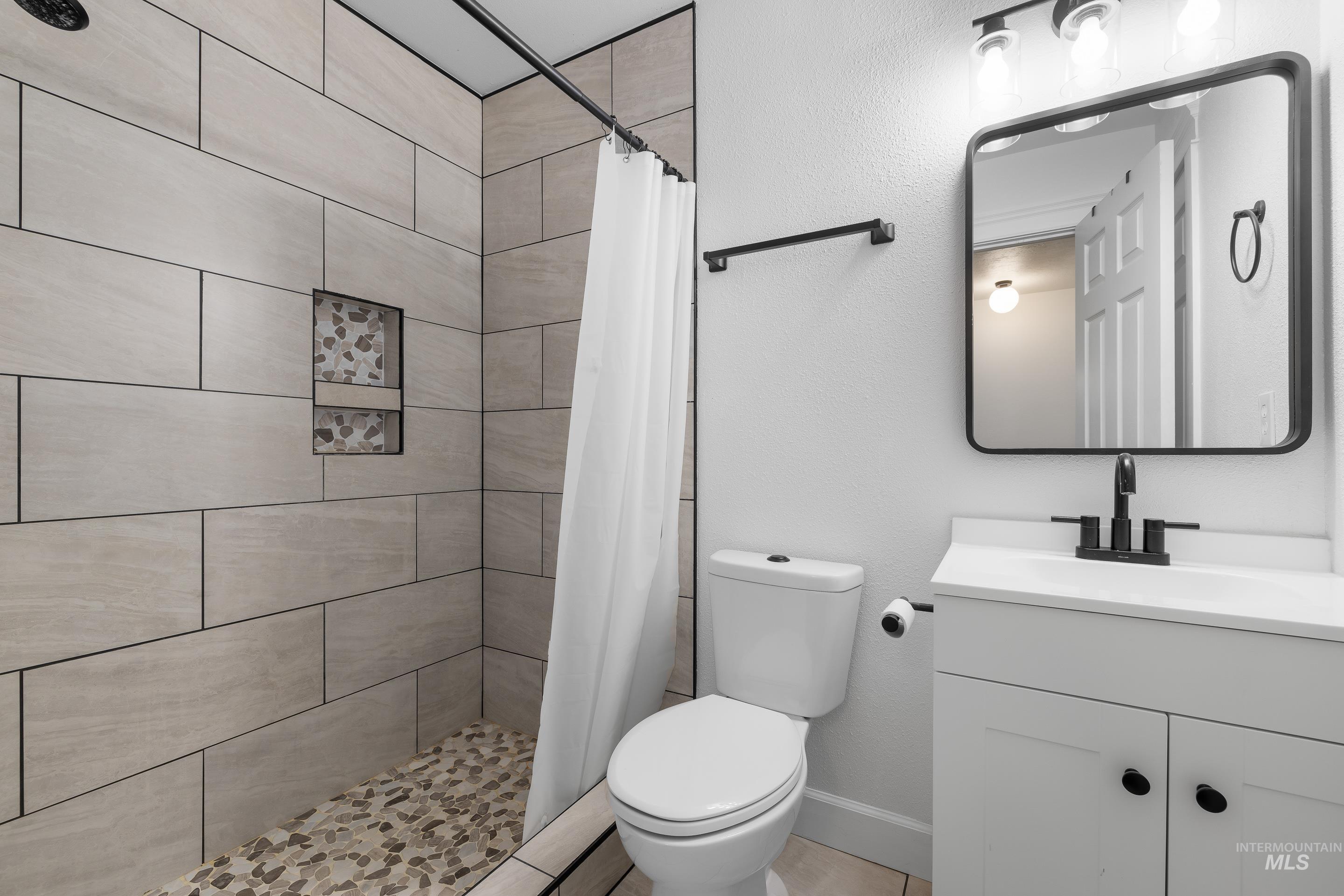 7312 E Wiltshire Lane, Nampa, Idaho 83687, 4 Bedrooms, 2.5 Bathrooms, Residential For Sale, Price $389,000, 98966249