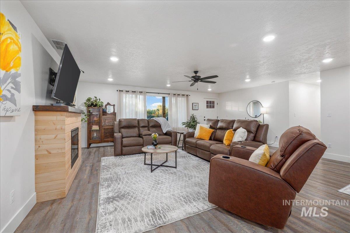 4540 S Pinto Dr, Boise, Idaho 83709, 3 Bedrooms, 2.5 Bathrooms, Residential For Sale, Price $713,000, 98966262