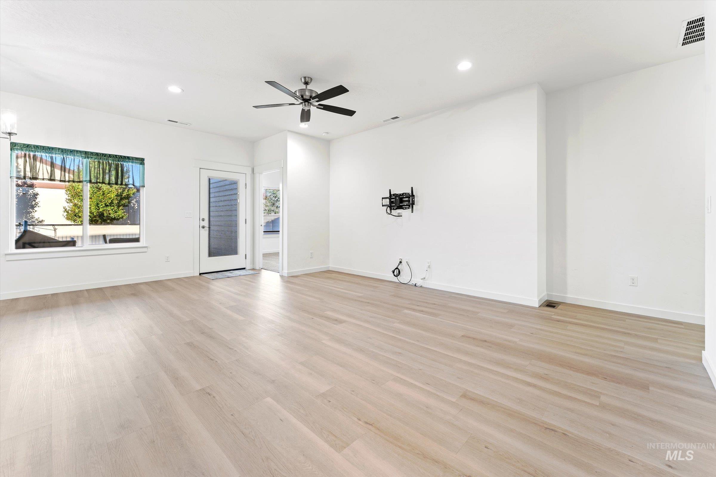 4895 N Selway Falls Lane, Meridian, Idaho 83646, 3 Bedrooms, 2 Bathrooms, Residential For Sale, Price $419,900, 98966264