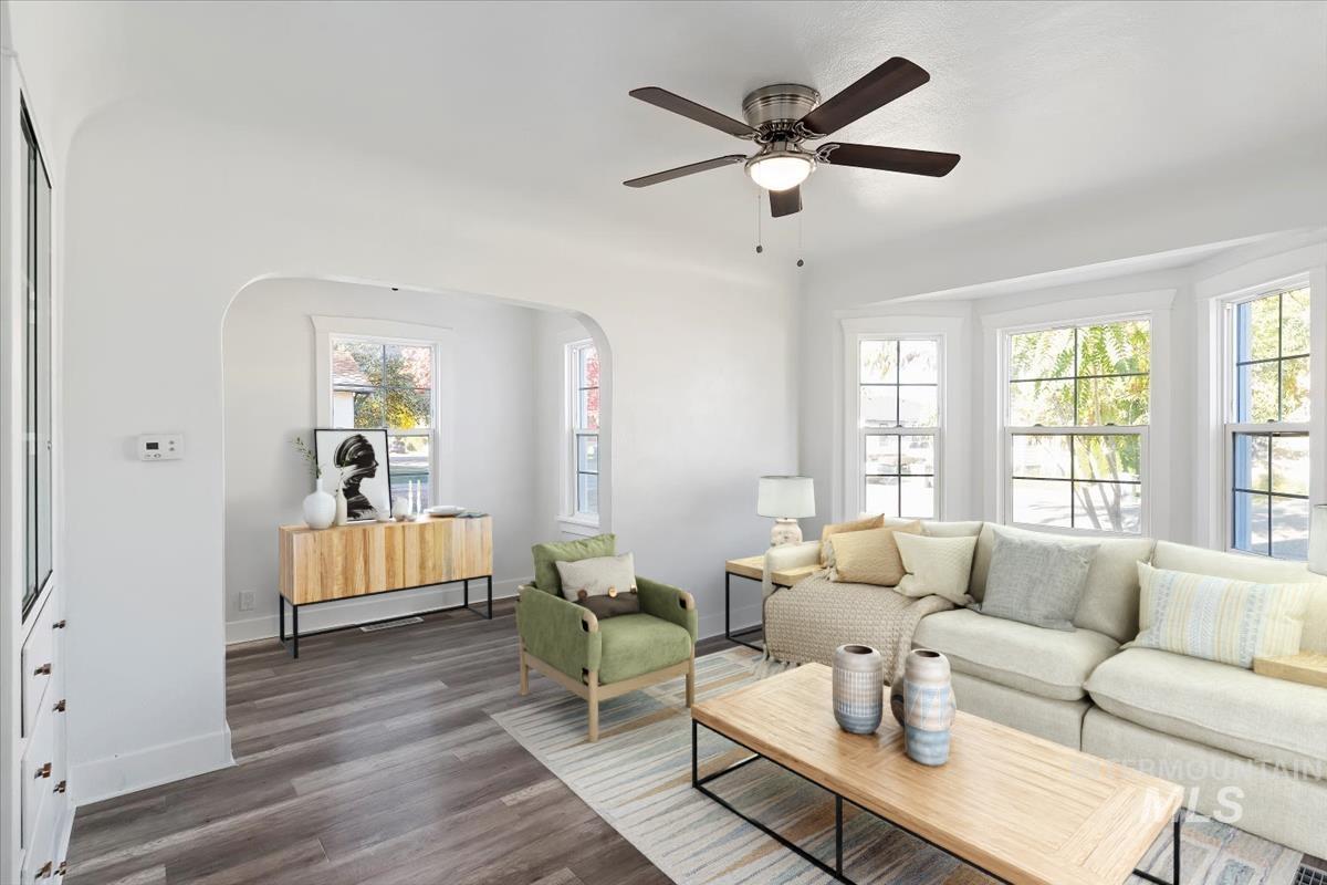 512 19th Ave South, Nampa, Idaho 83651, 2 Bedrooms, 1.5 Bathrooms, Residential For Sale, Price $329,000, 98966273