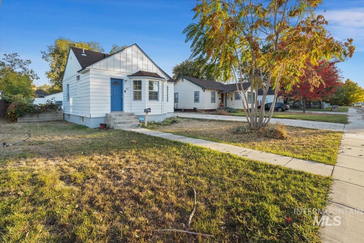 512 19th Ave South, Nampa, Idaho 83651, 2 Bedrooms, 1.5 Bathrooms, Residential For Sale, Price $329,000, 98966273