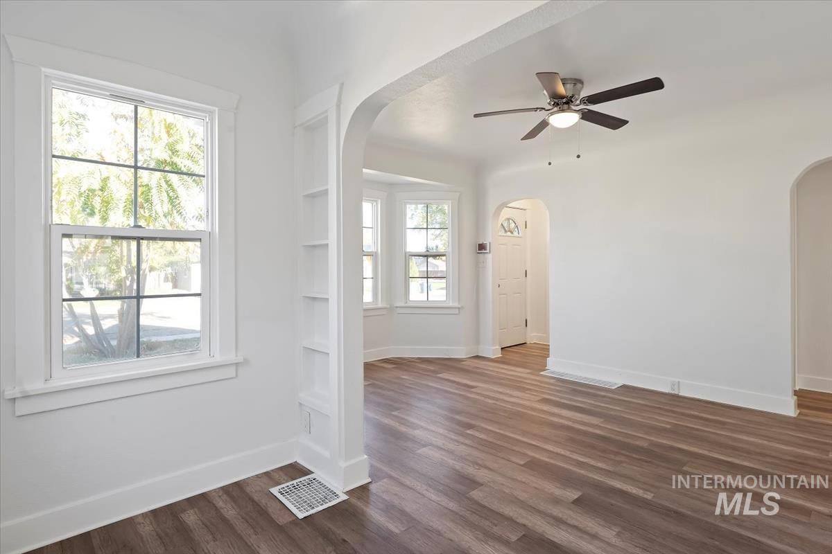 512 19th Ave South, Nampa, Idaho 83651, 2 Bedrooms, 1.5 Bathrooms, Residential For Sale, Price $329,000, 98966273