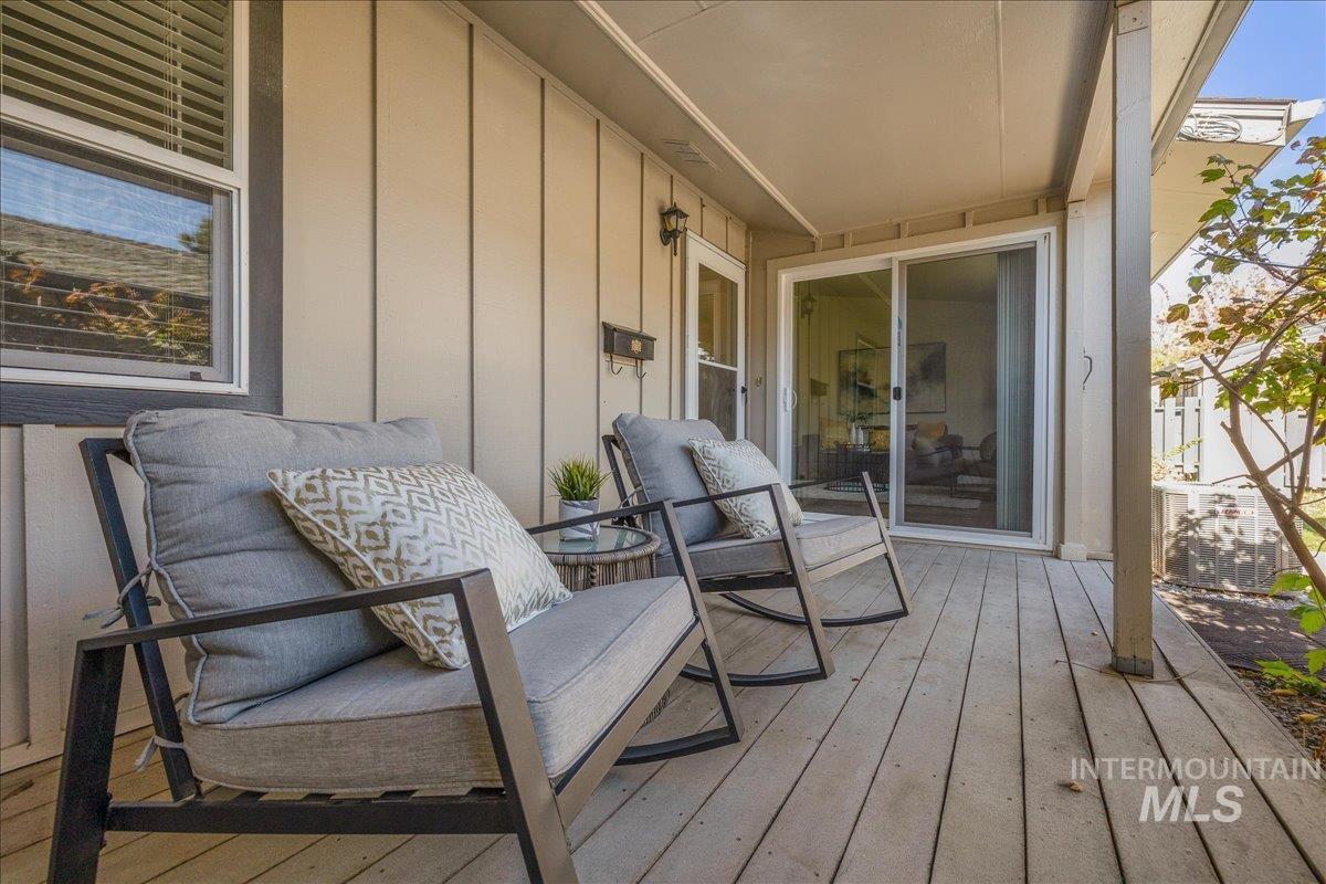 1147 S Abbey Circle, Boise, Idaho 83705, 2 Bedrooms, 2 Bathrooms, Residential For Sale, Price $345,900, 98966281