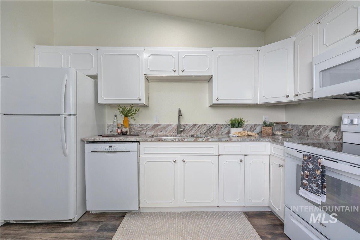 1147 S Abbey Circle, Boise, Idaho 83705, 2 Bedrooms, 2 Bathrooms, Residential For Sale, Price $345,900, 98966281