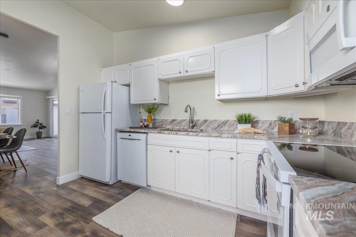 1147 S Abbey Circle, Boise, Idaho 83705, 2 Bedrooms, 2 Bathrooms, Residential For Sale, Price $345,900, 98966281