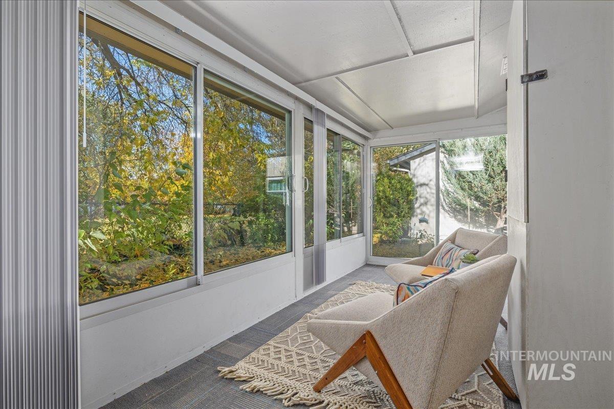 1147 S Abbey Circle, Boise, Idaho 83705, 2 Bedrooms, 2 Bathrooms, Residential For Sale, Price $345,900, 98966281