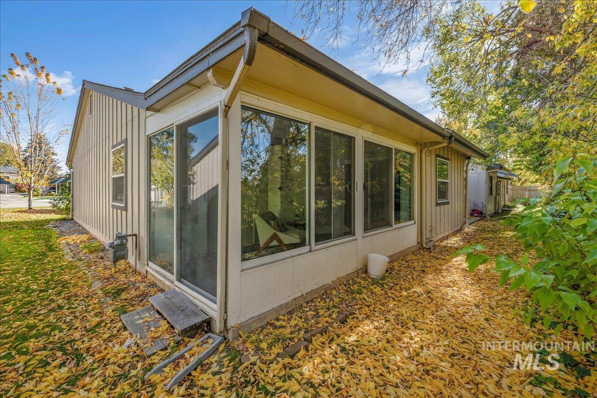 1147 S Abbey Circle, Boise, Idaho 83705, 2 Bedrooms, 2 Bathrooms, Residential For Sale, Price $345,900, 98966281