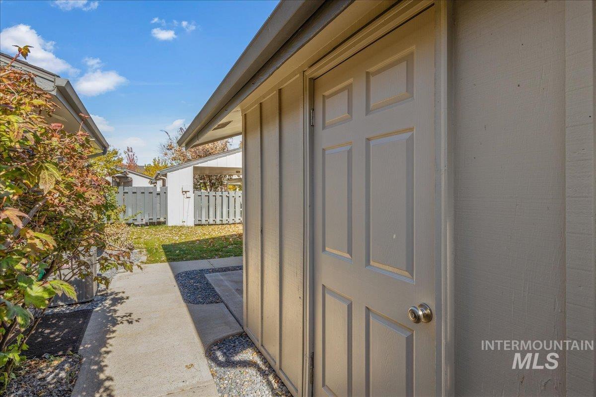 1147 S Abbey Circle, Boise, Idaho 83705, 2 Bedrooms, 2 Bathrooms, Residential For Sale, Price $345,900, 98966281