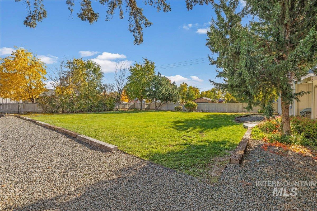 1147 S Abbey Circle, Boise, Idaho 83705, 2 Bedrooms, 2 Bathrooms, Residential For Sale, Price $345,900, 98966281