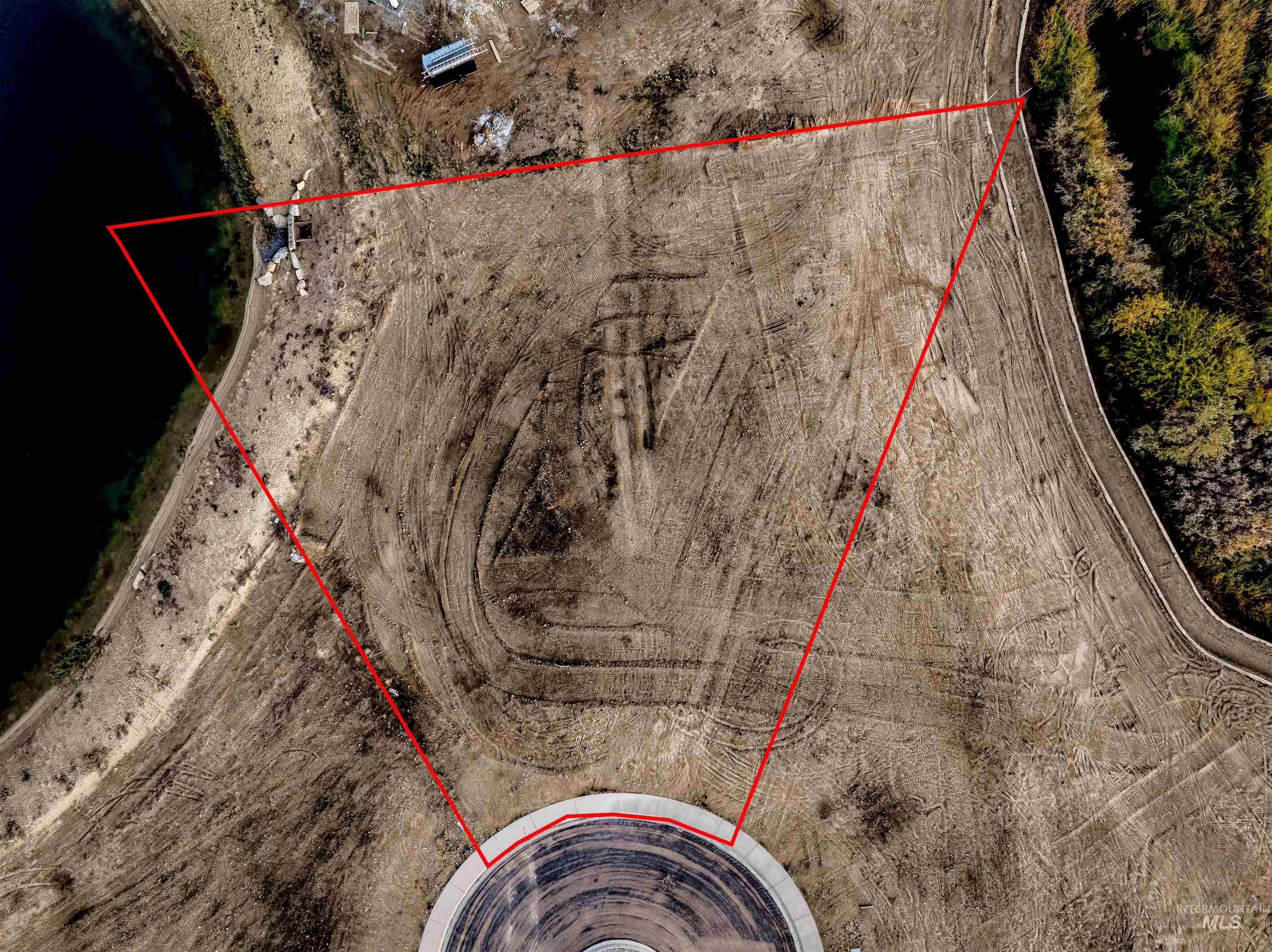 Aerial map of property and surrounding area