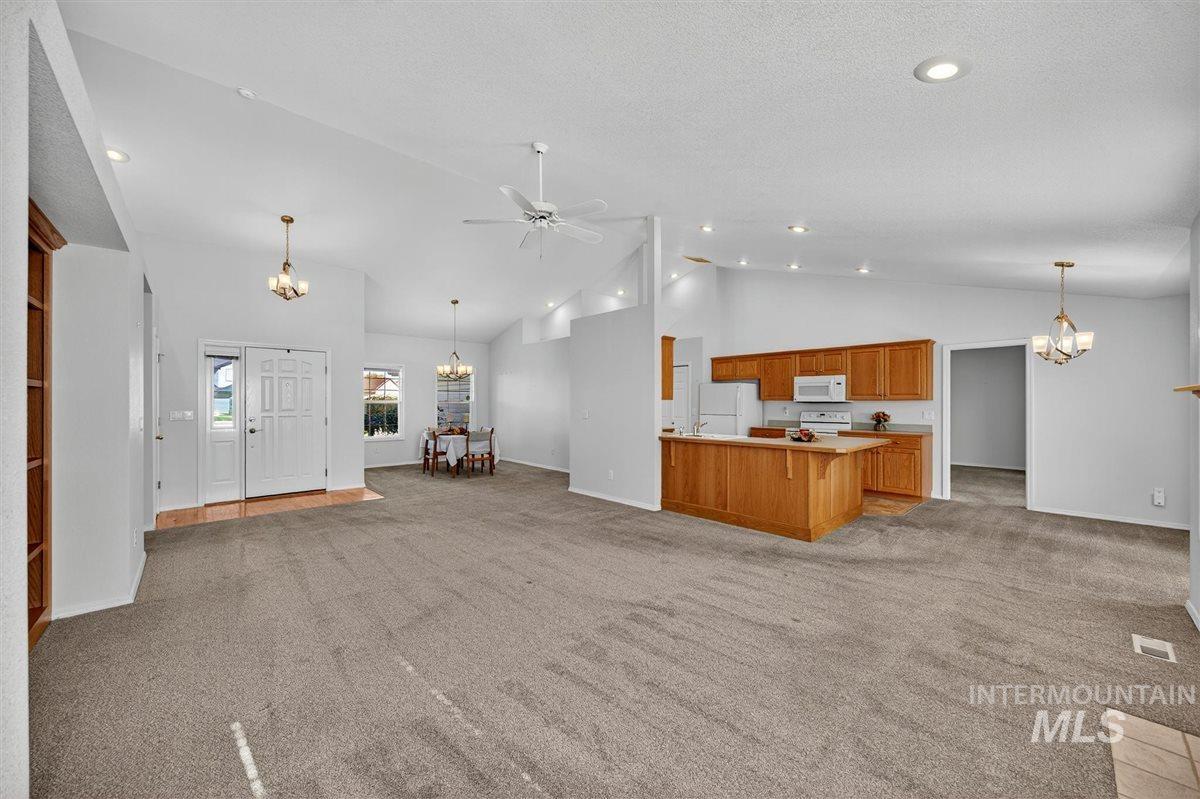 1623 Thorn Creek Ct, Nampa, Idaho 83686, 4 Bedrooms, 2 Bathrooms, Residential For Sale, Price $445,000, 98966298