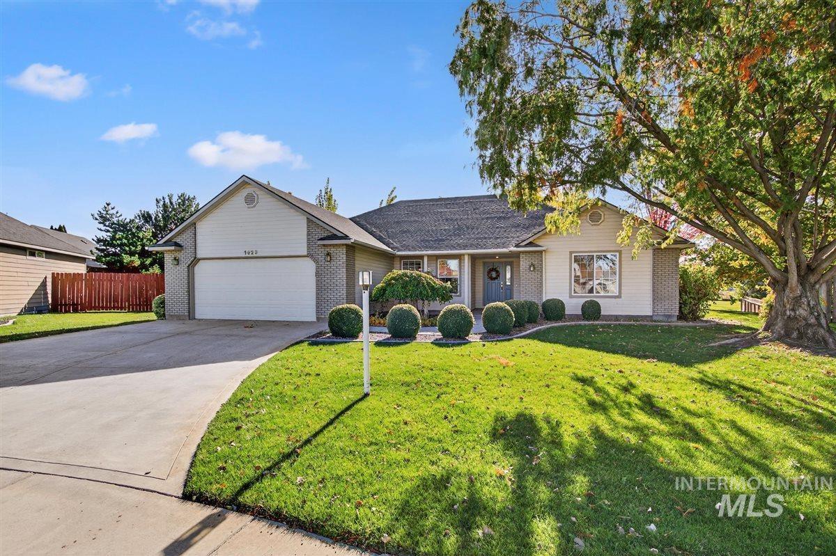 1623 Thorn Creek Ct, Nampa, Idaho 83686, 4 Bedrooms, 2 Bathrooms, Residential For Sale, Price $445,000, 98966298
