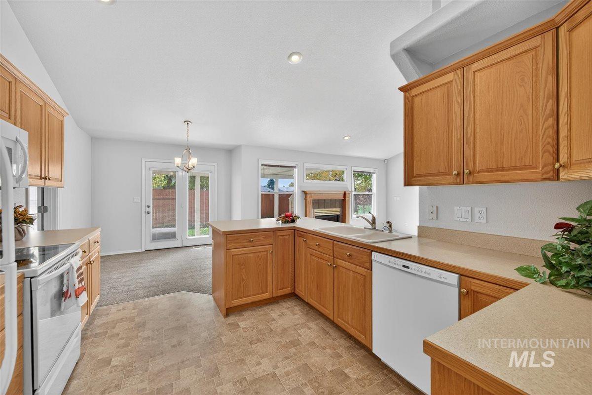 1623 Thorn Creek Ct, Nampa, Idaho 83686, 4 Bedrooms, 2 Bathrooms, Residential For Sale, Price $445,000, 98966298