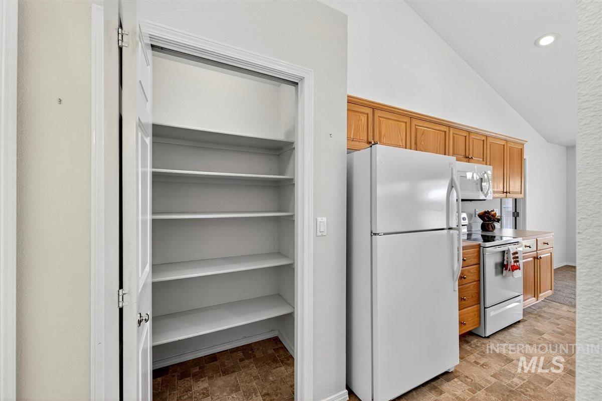 1623 Thorn Creek Ct, Nampa, Idaho 83686, 4 Bedrooms, 2 Bathrooms, Residential For Sale, Price $445,000, 98966298